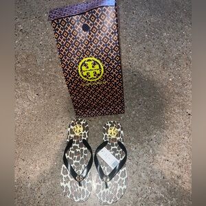 Women’s (8) Flip Flop Tory Burch